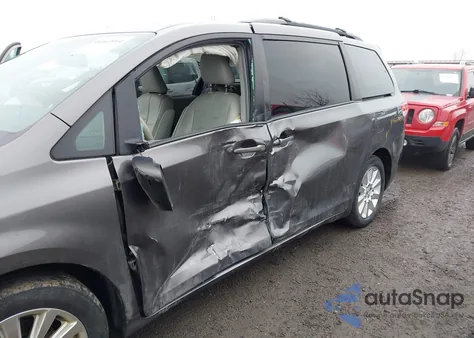 2012 Toyota Sienna Xle 7 Passenger z USA, uszkodzony, nr VIN 5TDDK3DC8CS036084